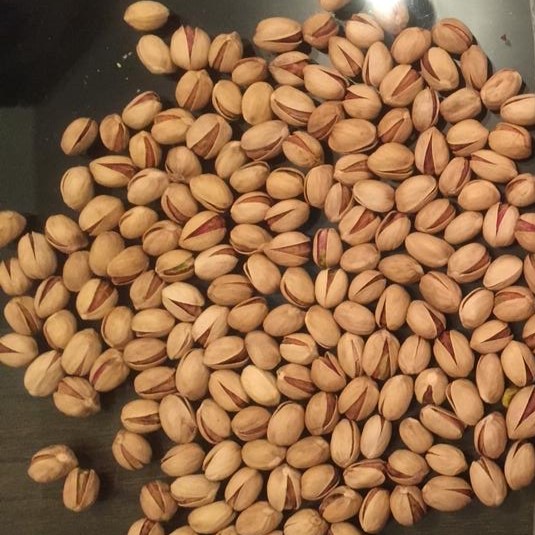Fandoghi pistachio